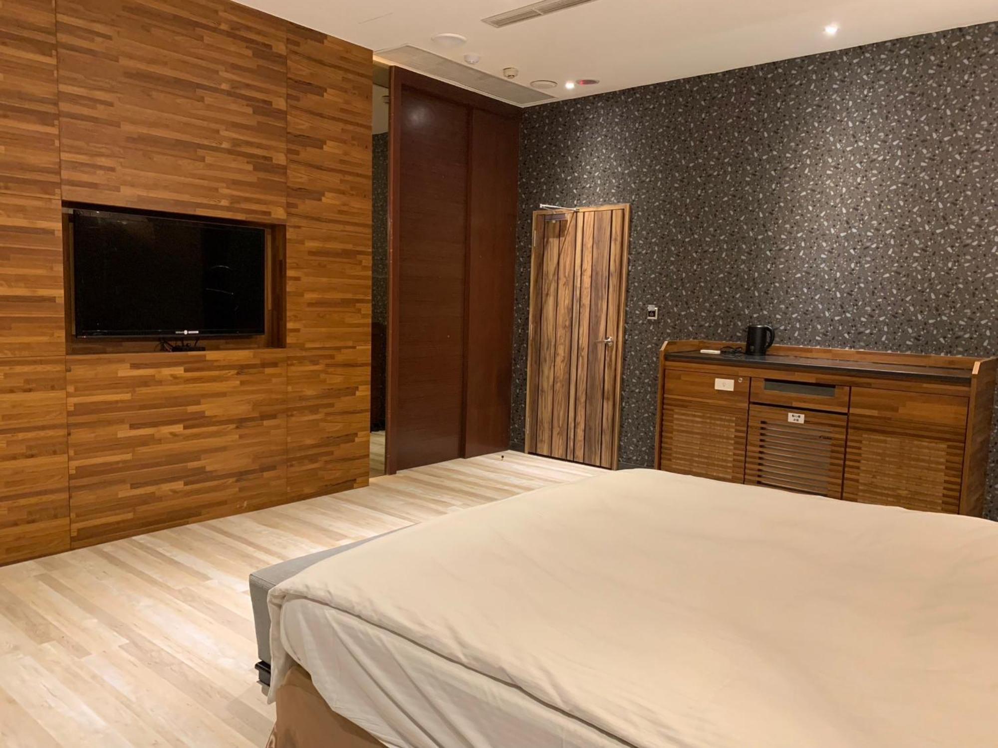 Aquarius Motel Тайчжун Екстер'єр фото